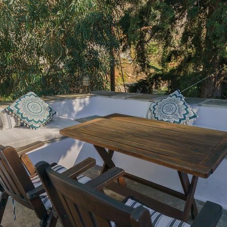 Nereids Guesthouse Hydra  Exteriör bild