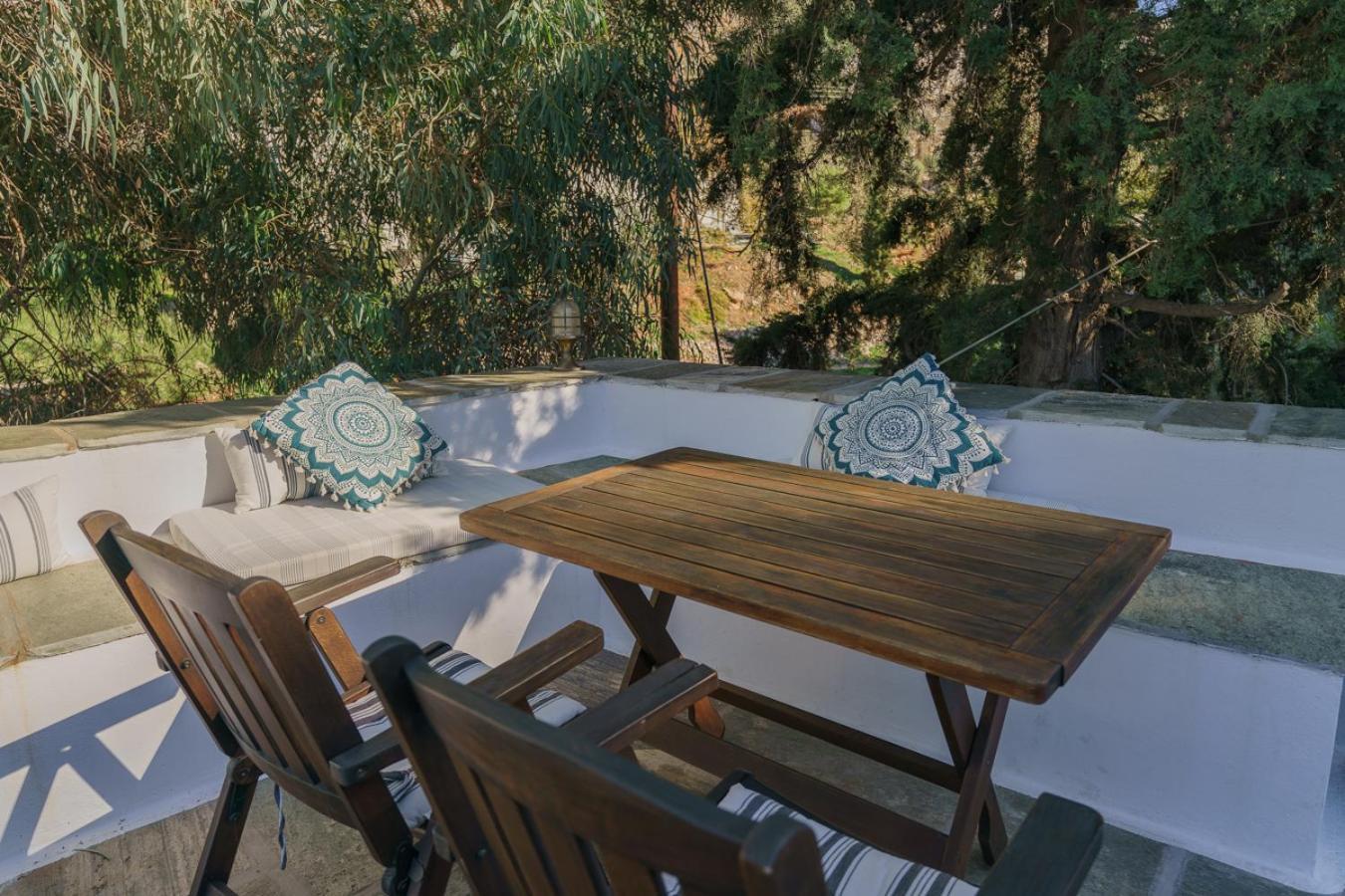 Nereids Guesthouse Hydra  Exteriör bild