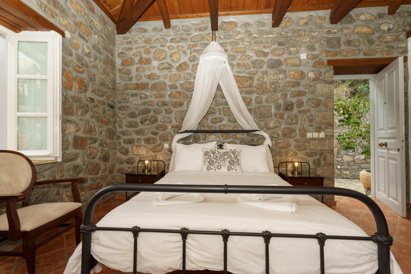 Nereids Guesthouse Hydra  Exteriör bild