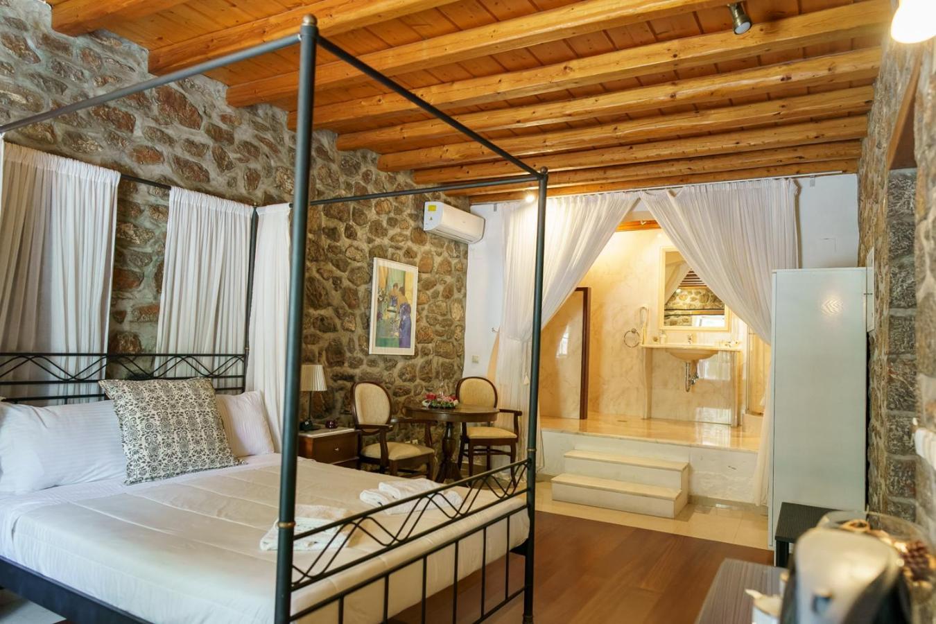 Nereids Guesthouse Hydra  Exteriör bild