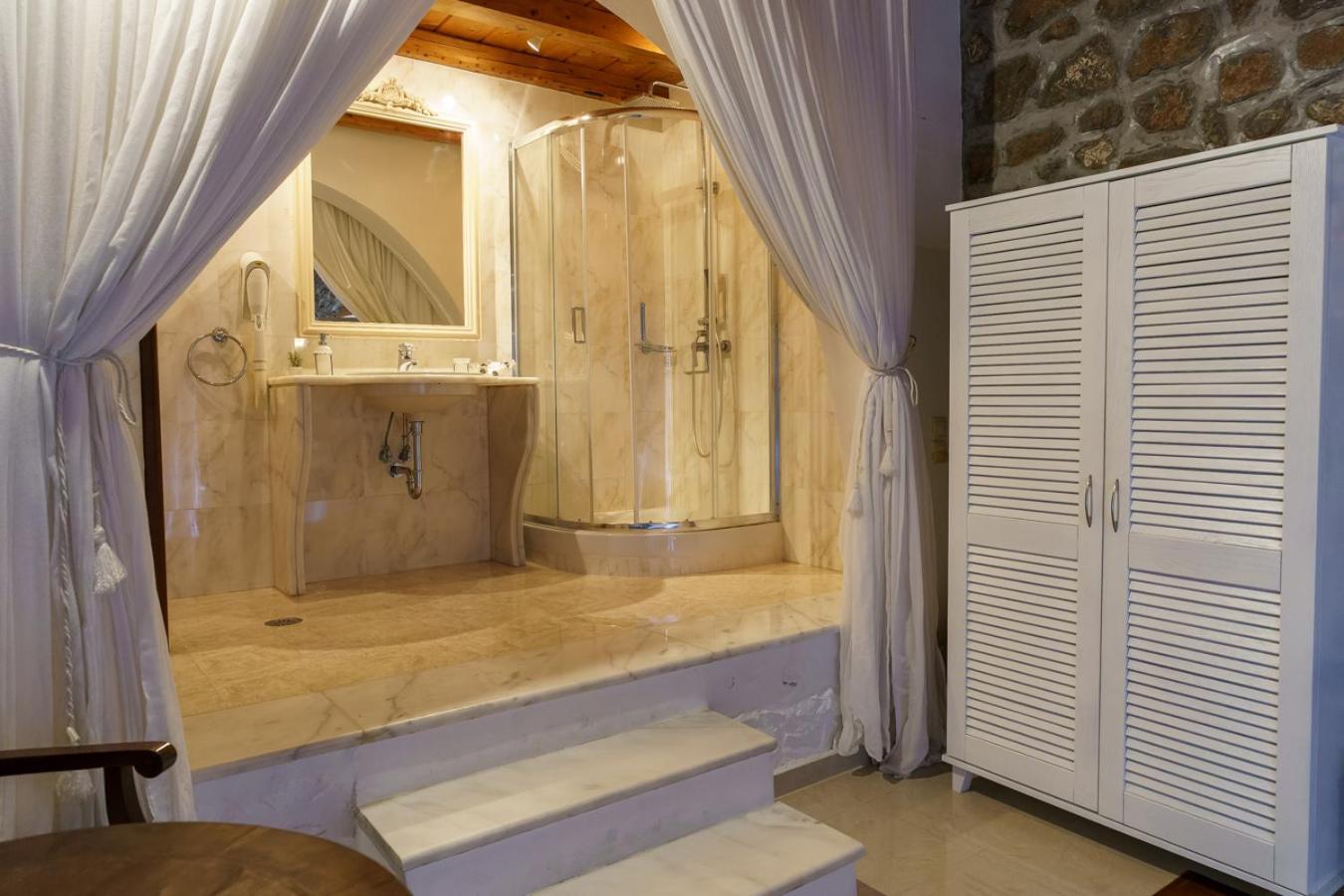 Nereids Guesthouse Hydra  Exteriör bild