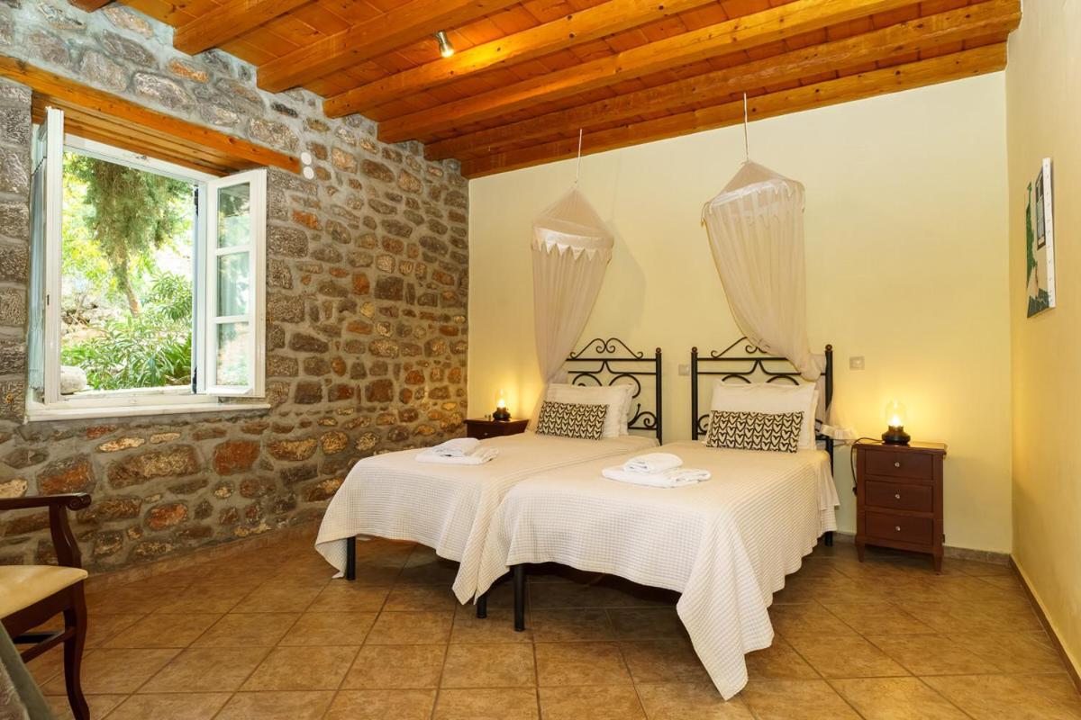 Nereids Guesthouse Hydra  Exteriör bild