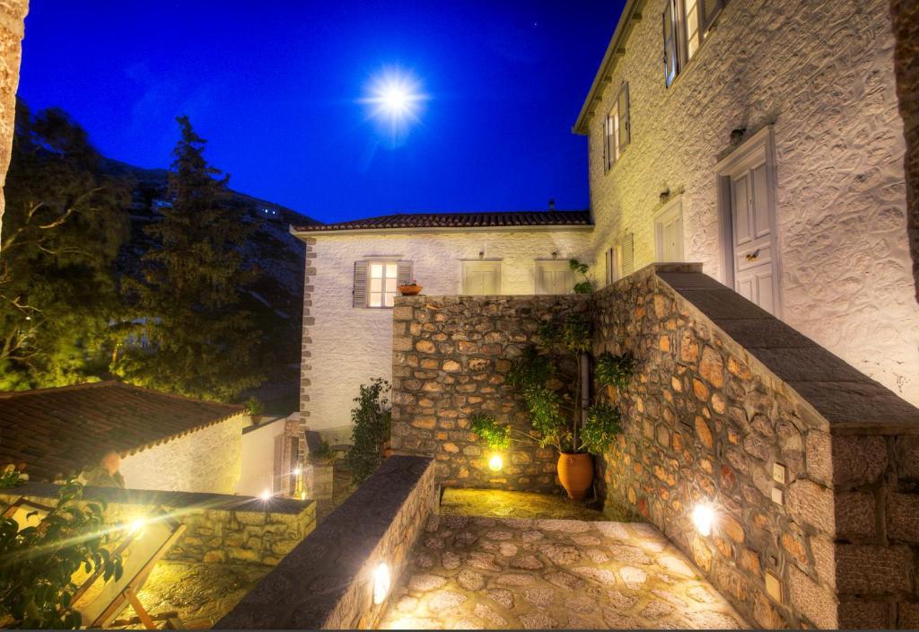 Nereids Guesthouse Hydra  Exteriör bild
