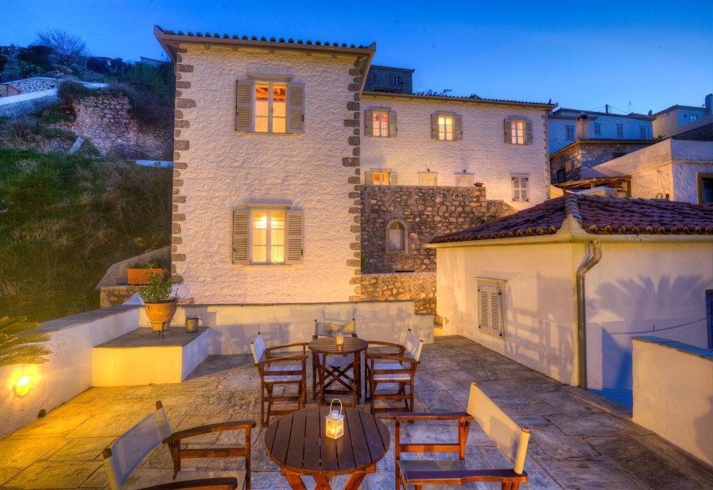 Nereids Guesthouse Hydra  Exteriör bild