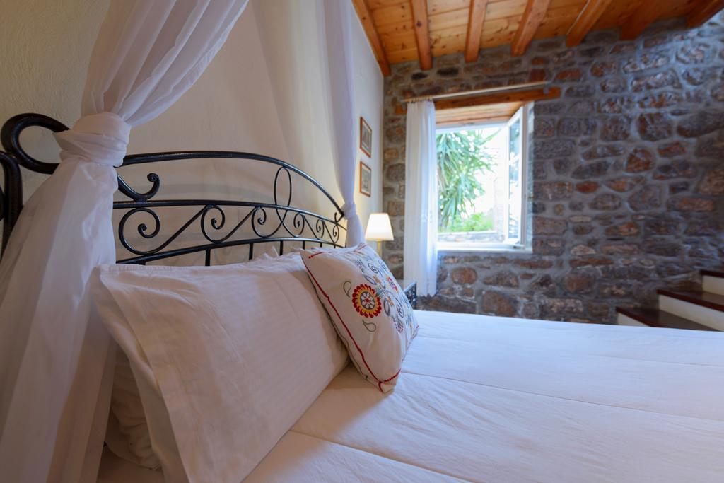 Nereids Guesthouse Hydra  Exteriör bild
