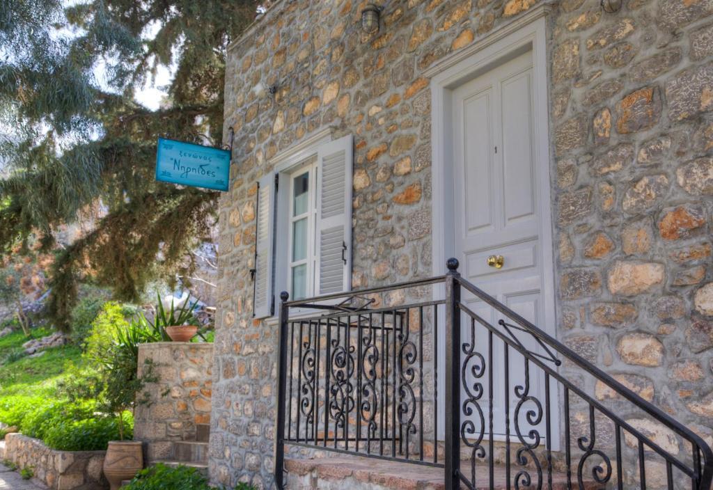 Nereids Guesthouse Hydra  Exteriör bild